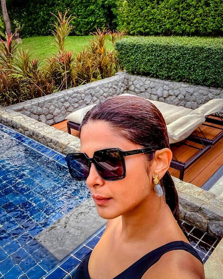 ‘बेहद’ फेम जेनिफर विंगेट इन दिनों थाईलैंड (Thailand) में वेकेशन मना रही हैं. हाल ही में, उन्होंने अपने शानदार ट्रिप से अपनी हॉट तस्वीरें शेयर की हैं.