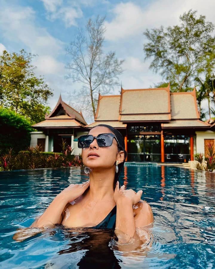 छोटे पर्दे पर ऐसी कई अभिनेत्रियां हैं, जो अपने बोल्ड लुक के लिए सुर्खियां बटोरती हैं और बेशक एक्ट्रेस जेनिफर विंगेट (Jennifer Winget) उनमें से एक हैं.