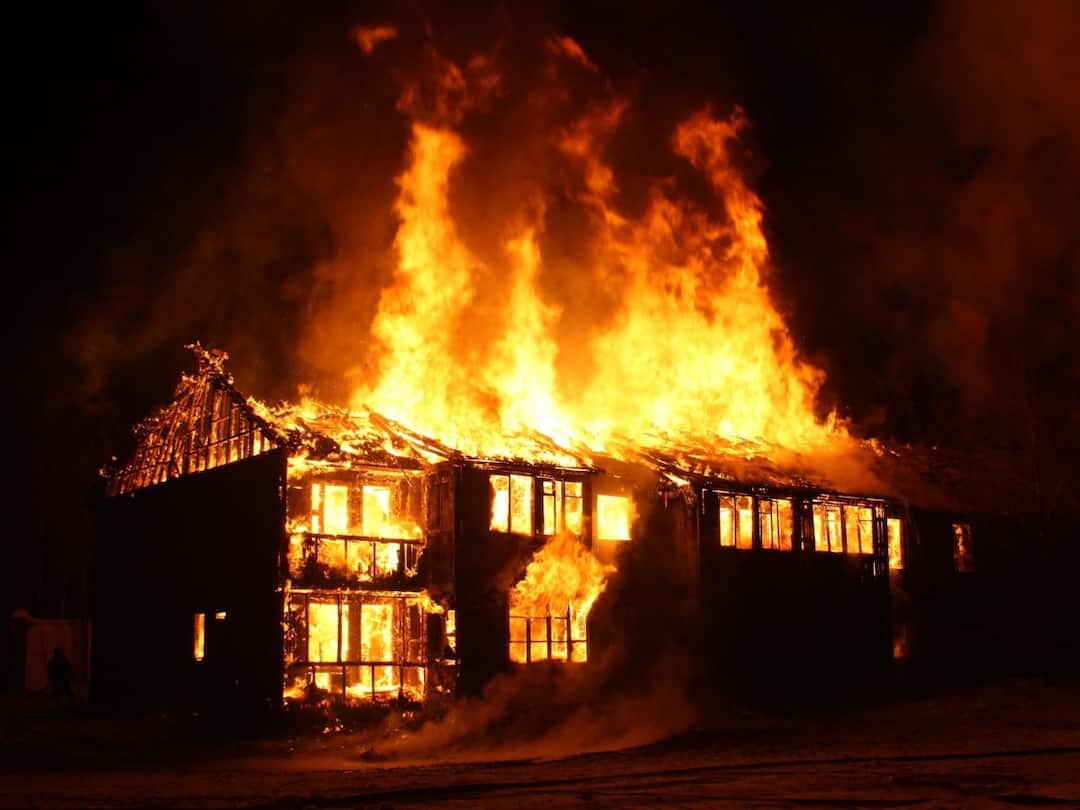 Man Sets Fire to Church Because His Wife Kept Donating to It Fight With Wife: భార్యతో గొడవ, చర్చికి నిప్పంటించిన భర్త - అసలు కారణం తెలిసి షాకైన జనం!