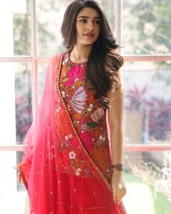 Kirthi Shetty : નાગા ચૈતન્ય સાથે તેલુગુ ફિલ્મમાં દેખાશે કૃતિ શેટ્ટી, જુઓ કૃતિના ગ્લેમરસ Photos