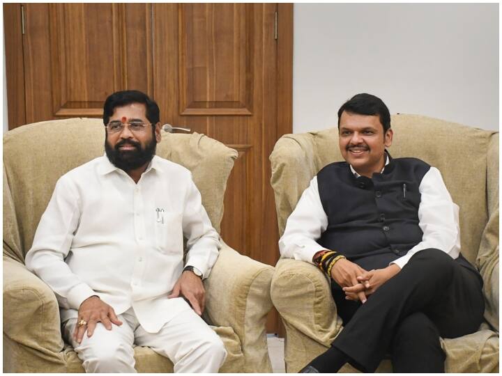 Maharashtra Government CM Eknath Shinde DCM Devendra Fadnavis has directed state Advocate General that metro car shed will be built in Aarey And Resume Jalyukt Shivar scheme नवे गडी, नवे राज्य! सत्तेत येताच ठाकरे सरकारच्या 'या' दोन निर्णयात शिंदे-फडणवीस सरकारकडून बदल?