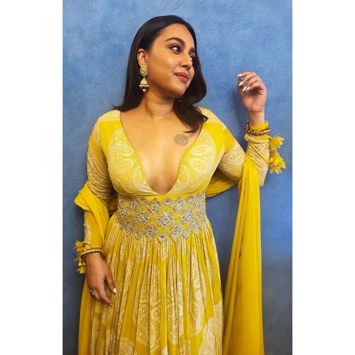 या पत्रात लिहिण्यात आले आहे की, वीर सावरकरांचा अपमान करणे थांबवा आणि फक्त स्वतःच्या चित्रपटांवर लक्ष केंद्रित करा, असा इशारा या अभिनेत्रीला देण्यात आला आहे. या पत्रात पाठवणाऱ्याचे नाव लिहिलेले नाही. मात्र, हे पत्र पाठवणाऱ्याने स्वत:ला आपण भारताचे नागरिक असल्याचे म्हटले आहे.(photo:reallyswara/ig)