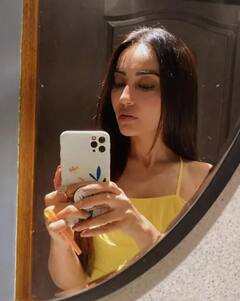 In Pics: ‘સાથ નિભાના સાથિયા’ના આ એક્ટર સાથે રોમેન્ટિક પોઝ આપતી જોવા મળી Surbhi Jyoti