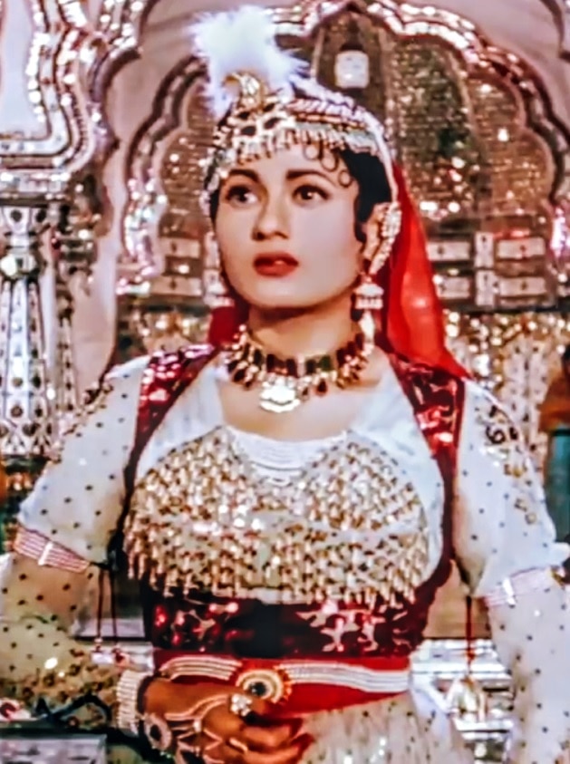 Madhubala Bollywood Journey : देविका रानी की इस सलाह ने मुमताज को बना दिया 'मधुबाला', रातों रात बन गईं सबसे महंगी स्टार
