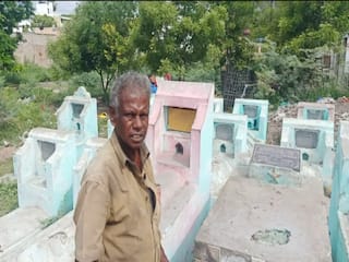 ‘பணிக்கு ஓய்வு, என் சேவைக்கு ஓய்வு இல்லை’ ; மதுரை  தத்தனேரி சுடுகாட்டில் முதியவர் ஹரி நெகிழ்ச்சி..!
