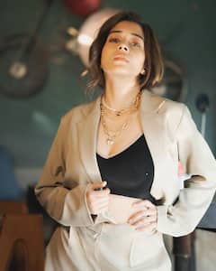 PHOTO: अभिनेत्री टीना दत्ताचा ग्लॅमरस अंदाज; फोटो चर्चेत!