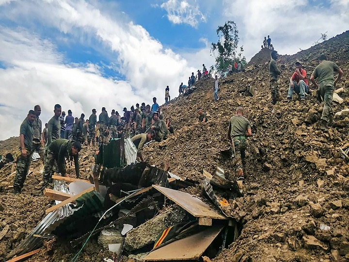 Manipur Landslide: मणिपुर लैंडस्लाइड में सेना के 7 जवानों समेत 14 की मौत, 25 जवान अब भी लापता, रेस्क्यू ऑपरेशन जारी