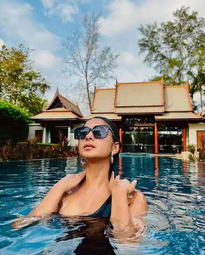 ਫੇਮ ਜੈਨੀਫ਼ਰ ਵਿੰਗੇਟ ਇਨ੍ਹੀਂ ਦਿਨੀਂ ਥਾਈਲੈਂਡ 'ਚ ਛੁੱਟੀਆਂ ਮਨਾ ਰਹੀ ਹੈ। ਹਾਲ ਹੀ 'ਚ ਉਸ ਨੇ ਆਪਣੇ ਸ਼ਾਨਦਾਰ ਟ੍ਰਿਪ ਦੀਆਂ ਹੌਟ ਤਸਵੀਰਾਂ ਸ਼ੇਅਰ ਕੀਤੀਆਂ ਹਨ।