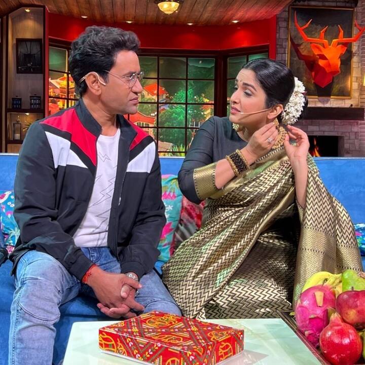 भोजपुरी फिल्मों में अपनी धाक जमाने के बाद अब भोजपुरी सिंगर और एक्टर दिनेश लाल यादव (Dinesh Laal Yadav) उर्फ निरहुआ (Nirahua) राजनीति गलियारे में भी अपनी सफलता की कहानी लिख रहे हैं. हाल ही में वो लोकसभा सांसद बने हैं. फिल्मी पर्दे पर आम्रपाली दुबे (Aamrapali Dubey) के साथ उनकी केमिस्ट्री को कफी पसंद किया जाता है. अब निरहुआ की जीत के बाद ये एक्ट्रेस भी जमकर सुर्खियों में हैं.