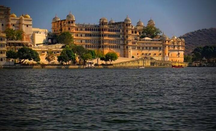 फिर ये शहर साल 1818 तक राजधानी बना रहा, फिर जब भारत ने 1947 में स्वतंत्रता प्राप्त की तो मेवाड़ प्रांत राजस्थान का हिस्सा बन गया.