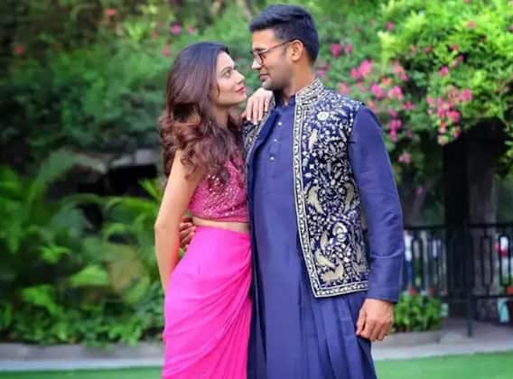 Watch: डेस्टीनेशन वेडिंग करेंगे पायल रोहतगी और संग्राम सिंह, आगरा के लिए रवाना हुईं एक्ट्रेस Watch: डेस्टीनेशन वेडिंग करेंगे पायल रोहतगी और संग्राम सिंह, आगरा के लिए रवाना हुईं एक्ट्रेस