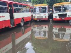 Pilibhit News: पीलीभीत में तेज बारिश के बाद तालाब बनी सड़कें, रोडवेज बस स्टैंड पर जलभराव से यात्री परेशान