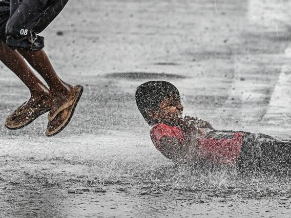Monsoon Shower Lashes Delhi, Causes Water Logging And Traffic Snarls | IN PICS