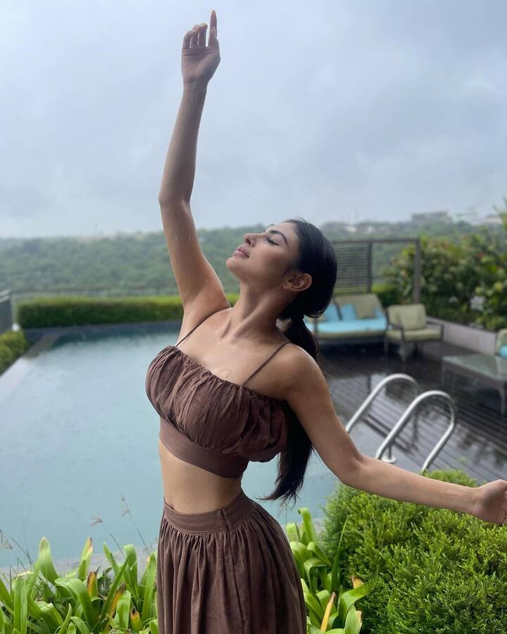 మౌనిరాయ్ ఫోటోలు -Image Credit:Mouni Roy/Instagram