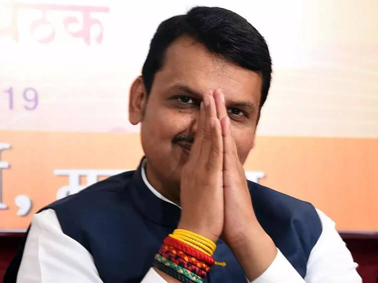 Maharashtra Political Crisis Uddhav Thackeray Resign and BJP Devendra Fadanvis back in power Devendra Fadanvis : मैं समंदर हूँ, लौटकर वापस आऊंगा; जिद्द, संयम, डावपेच... देवेंद्र फडणवीस पुन्हा कसे आले? Inside Story