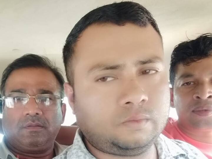 Gaya News: Surveillance team caught Nazir red-handed taking 19500 bribe in circle office Imamganj ann Gaya News: गया में निगरानी टीम के हत्थे चढ़ा अंचल कार्यालय का नाजिर, जमीन मापी कराने के नाम पर ले रहा था रिश्‍वत