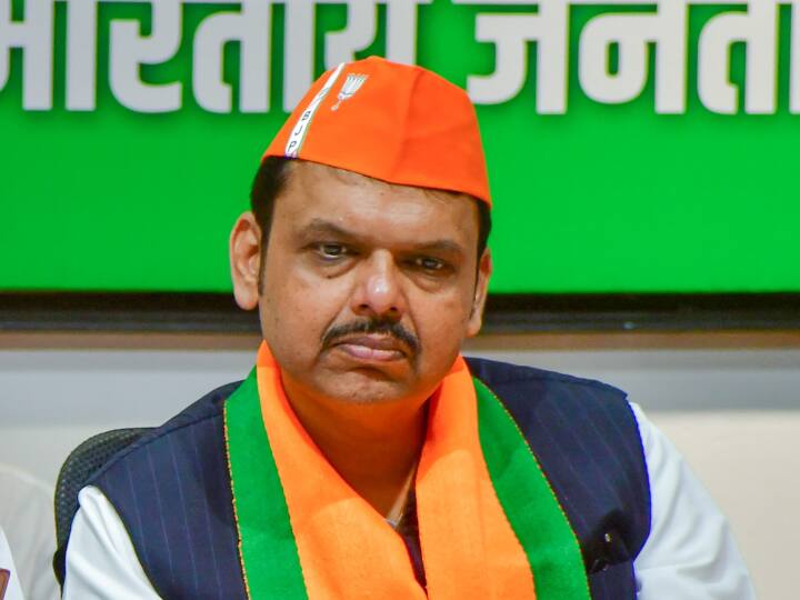 Devendra Fadnavis former CM turned deputy CM BJP government in Maharashtra Maharashtra Former CM Vs DCM: महाराष्ट्र में बीजेपी की सरकार, किस्मत ने खाया पलटा, पूर्व सीएम देवेंद्र फडणवीस बने डिप्टी सीएम