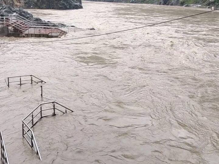 Rudraprayag all ghats near Alakananda and Mandakini submerged due to heavy rain under Namami Gange Yojana ANN Rudraprayag News: अलकनंदा और मंदाकिनी किनारे बने सभी घाट जलमग्न, करोड़ों की लागत से हुआ था निर्माण