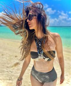 Raai Laxmi: బీచ్‌లో రాయ్ లక్ష్మి, ఒంటి నిండా ఇసుకే