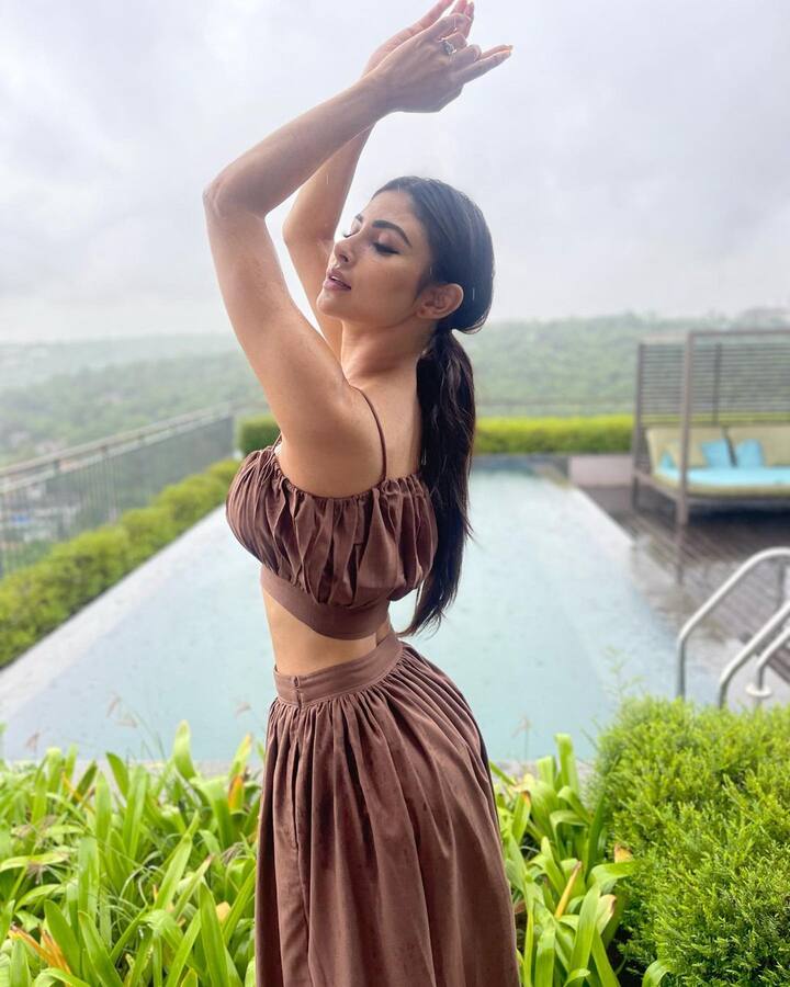 మౌనిరాయ్ ఫోటోలు -Image Credit:Mouni Roy/Instagram