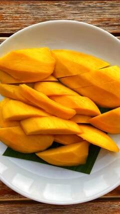 पावसाळ्यात चुकूनही खाऊ नका 'ही' फळे; होऊ शकतात गंभीर परिणाम