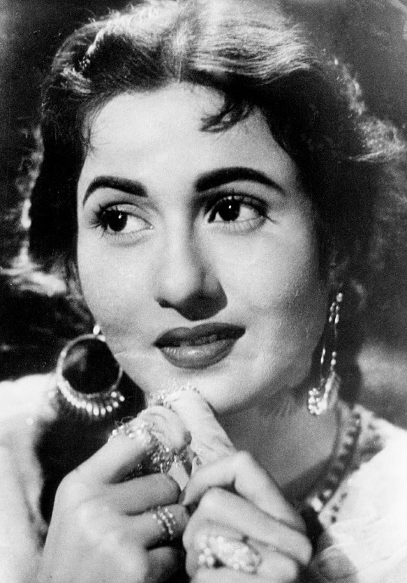 Madhubala Bollywood Journey : देविका रानी की इस सलाह ने मुमताज को बना दिया 'मधुबाला', रातों रात बन गईं सबसे महंगी स्टार