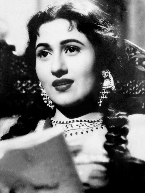 Madhubala Bollywood Journey : देविका रानी की इस सलाह ने मुमताज को बना दिया 'मधुबाला', रातों रात बन गईं सबसे महंगी स्टार