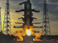 Isro PSLV C-53: इसरो ने अंतरिक्ष में सफलतापूर्वक भेजीं तीन सैटेलाइट्स, देखें तस्वीरें