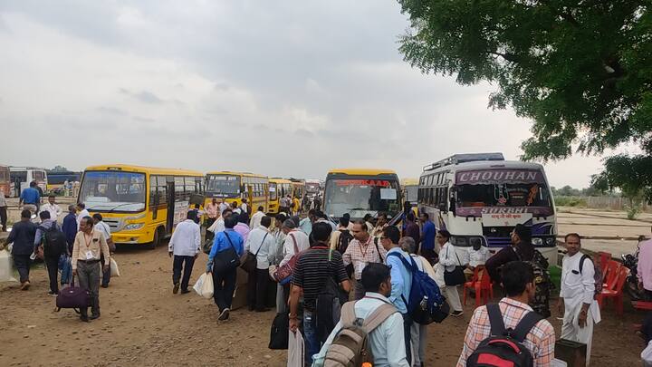 पंचायच चुनाव के दूसरे चरण में 1 जुलाई शुक्रवार को 106 जनपद पंचायतों की 7 हजार पंचायतों में सुबह 7 बजे से दोपहर 3 बजे तक मतदान होगा. मतदान को देखते हुए संबंधित क्षेत्रों में स्थानीय अवकाश भी घोषित किया गया है. इस चरण की मतगणना मतदान के ठीक बाद शुरू हो जाएगी.