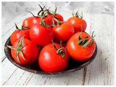 Bharva Tamatar Recipe: जब कुछ समझ न आए तो बनाएं भरवा टमाटर, खाकर सभी करेंगे तारीफ