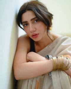 Mahira Khan Photos: साड़ी में माहिरा खान ने शेयर कीं लेटेस्ट तस्वीरें, खूबसूरती देख..देखते रह जाएंगे