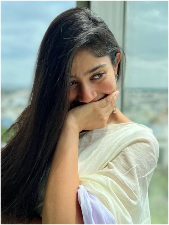 వీడియో: సాయి పల్లవి, నీ నవ్వు ఎంత హాయి!