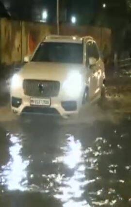 मुंबईत आज पुन्हा एकदा मुसळधार पावसाला सुरुवात