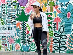 Sara Ali Khan Shows Off Toned Abs During Her London Vacation