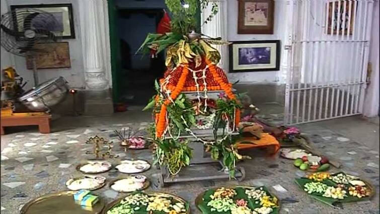 Sovabazar Rajbari Durga Puja started on the occasion of Rathyatra Sovabazar Rajbari : রীতি মেনে রথের দিনই দুর্গা প্রতিমার কাঠামো পুজো শোভাবাজার রাজবাড়িতে