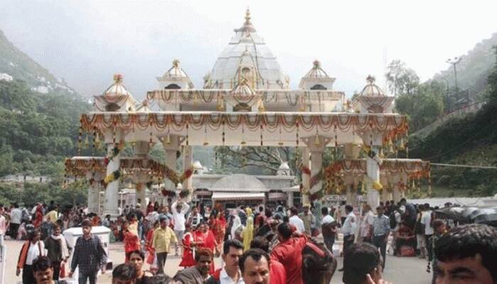 फिर तीसरे दिन कटरा से शाम 6 बजे आपकी वापसी के लिए ट्रेन होगी और आप चौथे दिन सुबह नई दिल्ली रेलवे स्टेशन पर पहुंच जाएंगे.