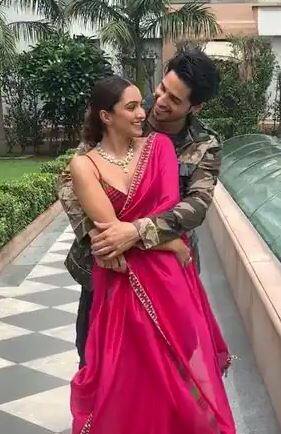 ਕਿਆਰਾ ਅਡਵਾਨੀ ਦੇ ਸਿਧਾਰਥ ਮਲਹੋਤਰਾ ਦੇ ਘਰ ਦੇ ਕਈ ਦੌਰਿਆਂ ਨੇ ਸਿਰਫ ਡੇਟਿੰਗ ਰਿਪੋਰਟਾਂ ਨੂੰ ਹਵਾ ਦਿੱਤੀ ਜੋ ਜੰਗਲ ਦੀ ਅੱਗ ਵਾਂਗ ਫੈਲ ਗਈ।