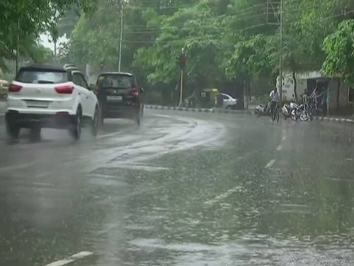Punjab Weather Forecast Today 01 July 2022 IMD Alert for Rain in Amritsar Jalandhar Ludhiana Patiala News Punjab Weather Forecast Today: आज पूरे पंजाब में पहुंच जाएगा मानसून, अब जमकर होगी बरसात, जानें- मौसम का हर अपडेट