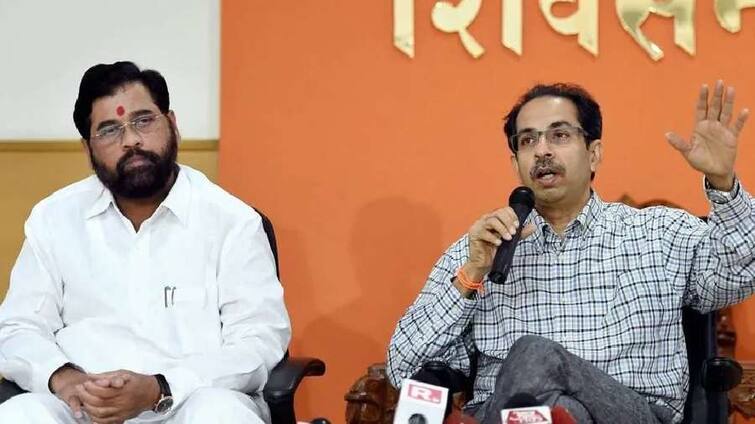 maharashtra political Crisis nashik News Eknath Shinde's future on Uddhav Thackeray's decision Maharashtra Political Crisis : उद्धव ठाकरेंच्या हातात एकनाथ शिंदेंची खुर्ची, शिंदे पक्षांतर बंदी कायद्याच्या कचाट्यात?