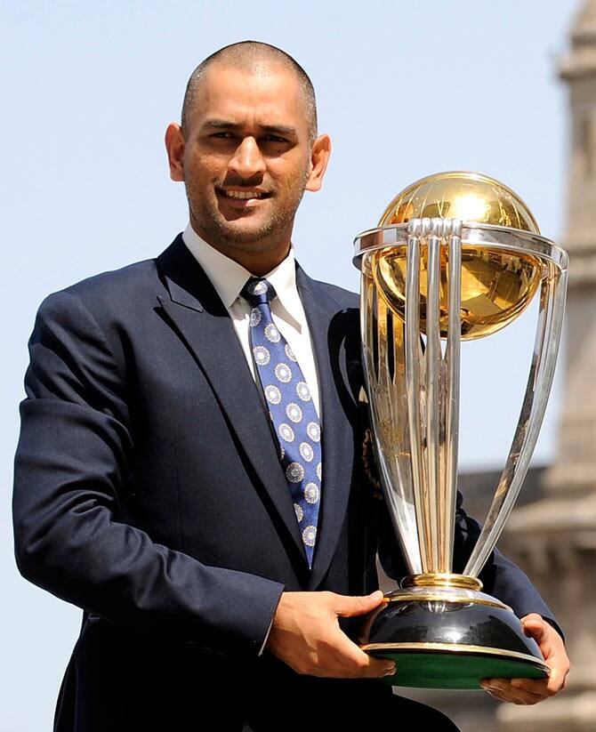 கேப்டன் கூல் தலைமையில் 2011ல் உலககோப்பையை வென்றது இந்தியா..!