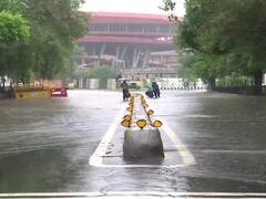 Delhi-NCR Weather Forecast Today: दिल्ली-एनसीआर में पहुंचा मानसून, आज भी जारी रहेगा बारिश का दौर, जानें- मौसम का हर ताजा अपडेट