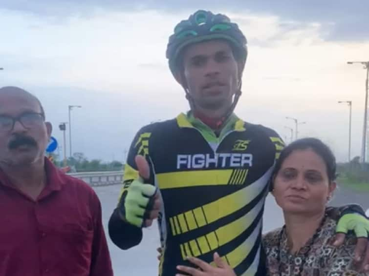 Wardha News Skating in 16 hours, Shubham covered a distance of 300 km Wardha News :  16 तास स्केटिंग करत शुभमनं पार केलं 300 किलोमीटरचं अंतर, अमृतसर ते दिल्ली स्पर्धेसाठी सज्ज