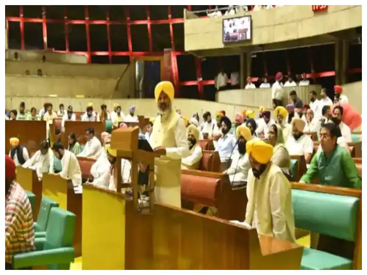 Why there was a clash between AAP and Congress MLAs in the budget session of Punjab Vidhan Sabha? Punjab News ਪੰਜਾਬ ਵਿਧਾਨ ਸਭਾ ਦੇ ਬਜਟ ਸੈਸ਼ਨ 'ਚ ਕਿਉਂ ਹੋਈ 'ਆਪ' ਤੇ ਕਾਂਗਰਸ ਦੇ ਵਿਧਾਇਕਾਂ 'ਚ ਝੜਪ?ਜਾਣੋ 