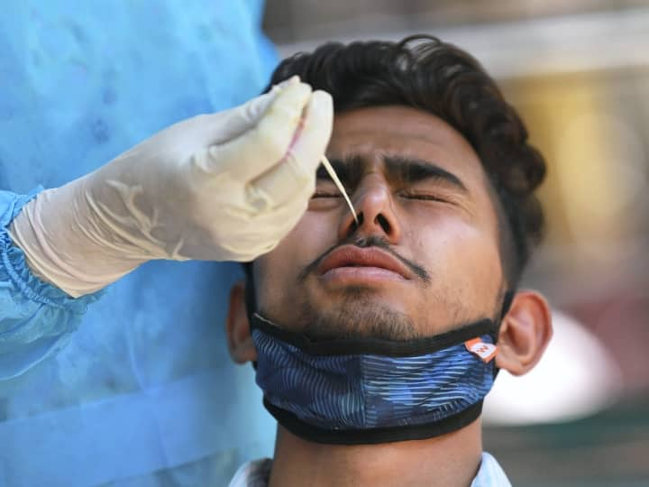 delhi reports 813 fresh coronavirus cases today three deaths in last 24 hours Delhi Corona Update: દિલ્હીમાં છેલ્લા 24 કલાકમાં કોરોનાના 813 નવા કેસ, પોઝિટિવિટી રેટ 5.30 ટકા