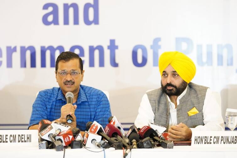 CM Mann arrives to meet Kejriwal after defeat in by-elections, meeting to be held on several important issues ਜ਼ਿਮਨੀ ਚੋਣ 'ਚ ਹਾਰ ਮਗਰੋਂ ਕੇਜਰੀਵਾਲ ਨੂੰ ਮਿਲਣ ਪਹੁੰਚੇ ਸੀਐਮ ਮਾਨ, ਕਈ ਅਹਿਮ ਮੁੱਦਿਆ 'ਤੇ ਹੋਵੇਗੀ ਮੀਟਿੰਗ