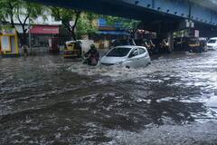 Water-logging reported in various parts of Mumbai due to heavy rain | 01.07.2022 | Namaste Bharat