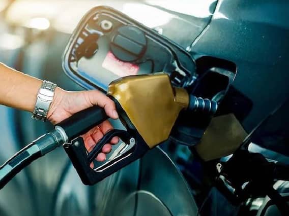Petrol, Diesel Price: மாதத்தின் முதல் நாள்.. உயர்கிறதா பெட்ரோல் விலை? இன்றைய நிலவரம் இதுதான்.. Petrol, Diesel Price: மாதத்தின் முதல் நாள்.. உயர்கிறதா பெட்ரோல் விலை? இன்றைய நிலவரம் இதுதான்..