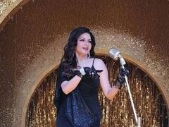 PHOTO: वयाच्या 53 व्या वर्षी भाग्यश्री झाली बोल्ड; पाहा फोटो!