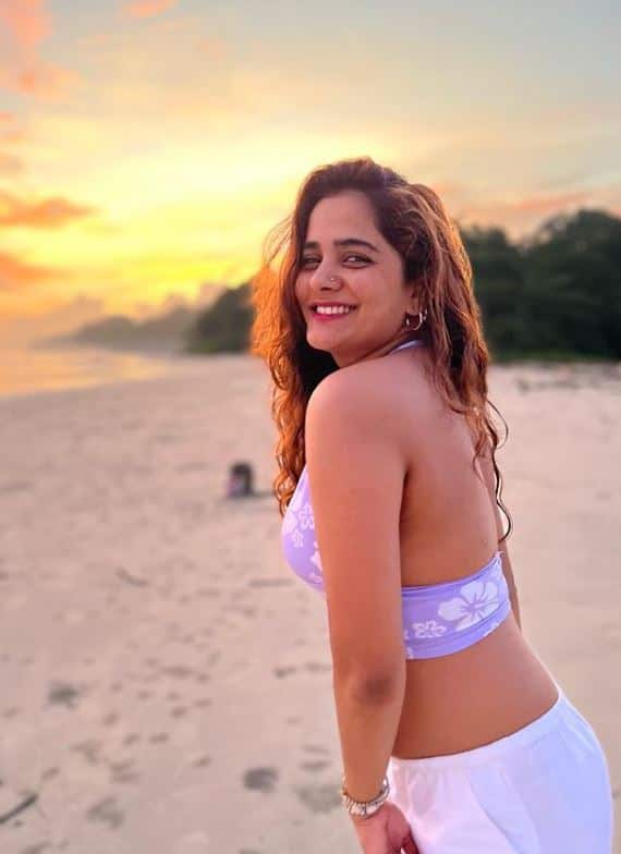 भाग्यश्री मोटे ही पुण्याची असून ती सध्या मुंबईत राहते.