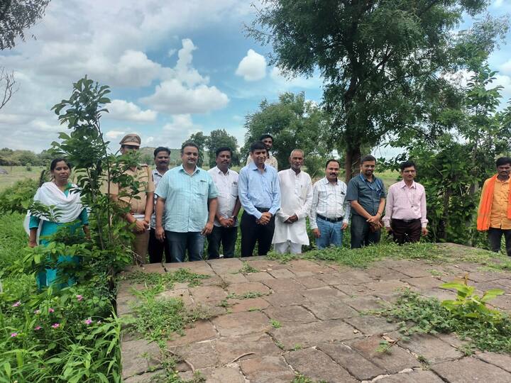 इतिहासात 'प्रतिशिवाजी' म्हणून ओळख असलेल्या नेताजी पालकरांचे स्मृतिस्थळ शेकडो वर्षांनंतरही सोयीसुविधांअभावी उपेक्षित आहे.